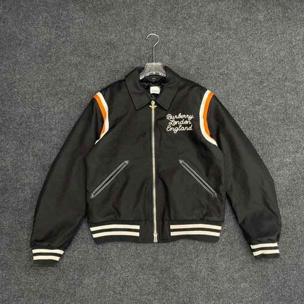Burberry巴宝莉/刺绣字母小鹿拉链飞行夹克/99新/尺码L/公价1.4W