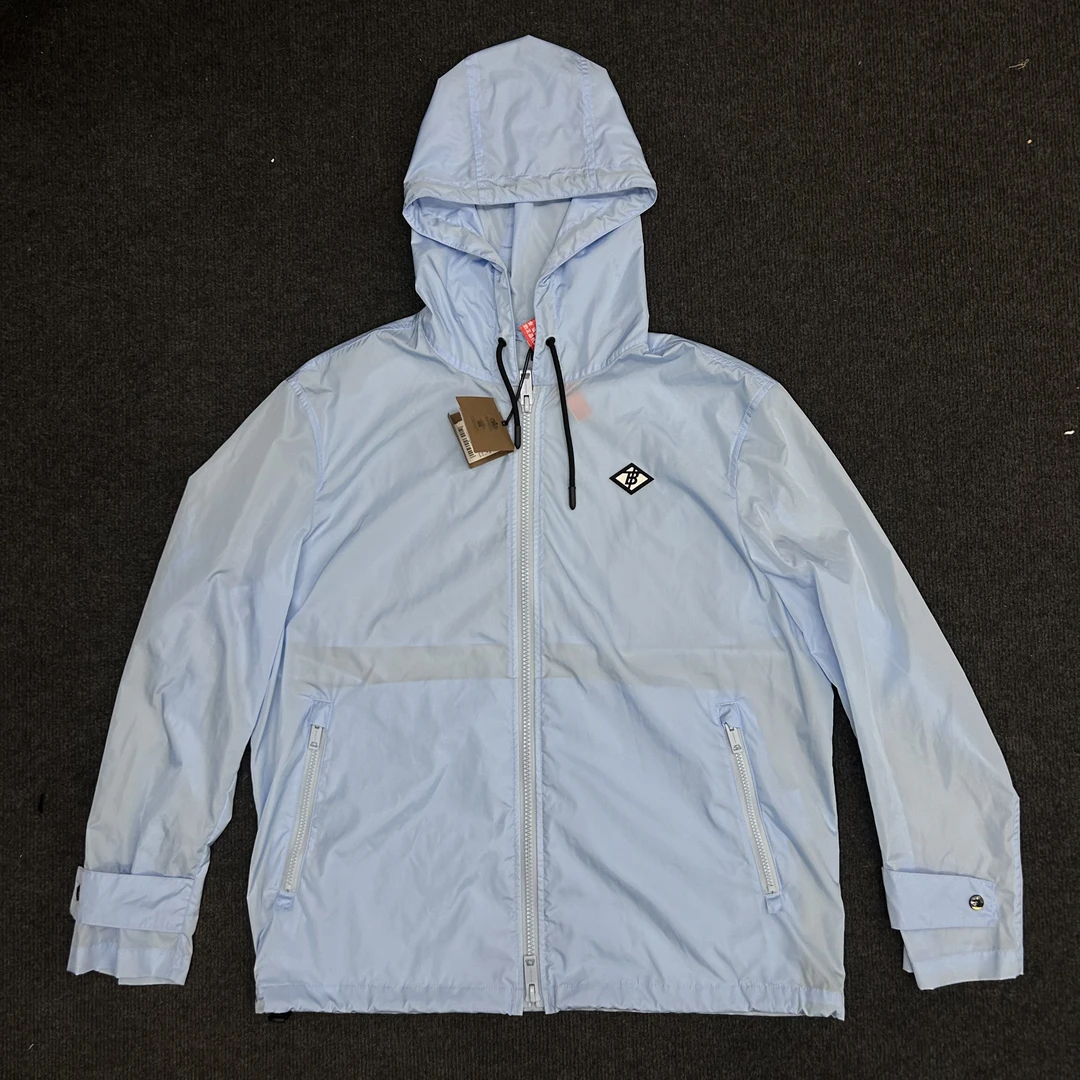 99新 BURBERRY/博柏利 冲锋衣拉链连帽外套/尺码L