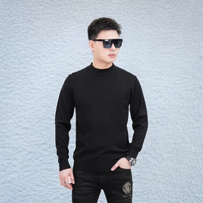 郑州男装燕子主推：男士冬季时尚百搭圆领毛衣