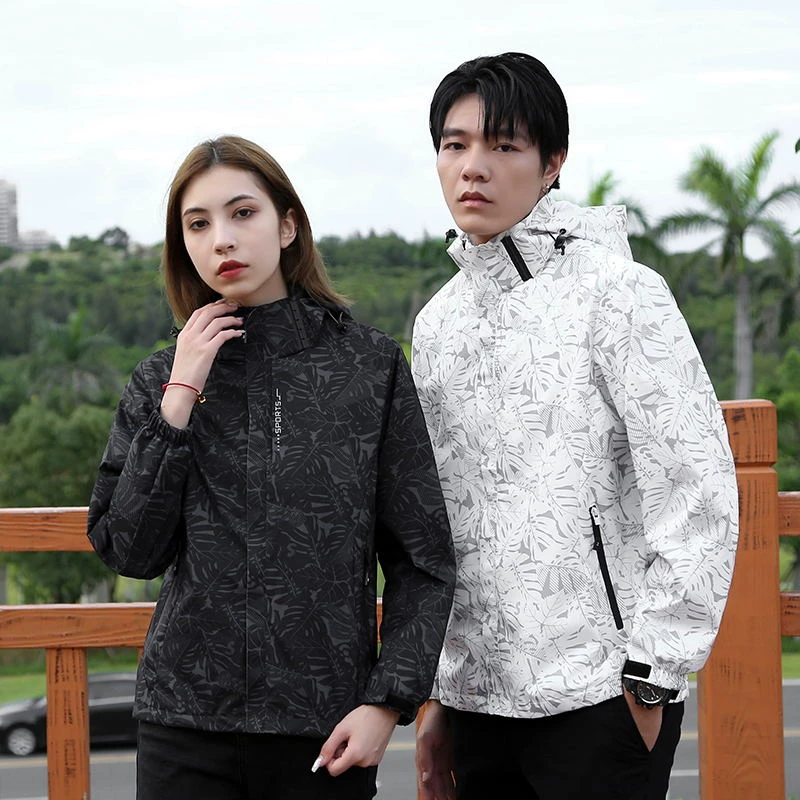 【防水防污】爆款春秋男女迷彩冲锋衣情侣登山服户外外套男士
