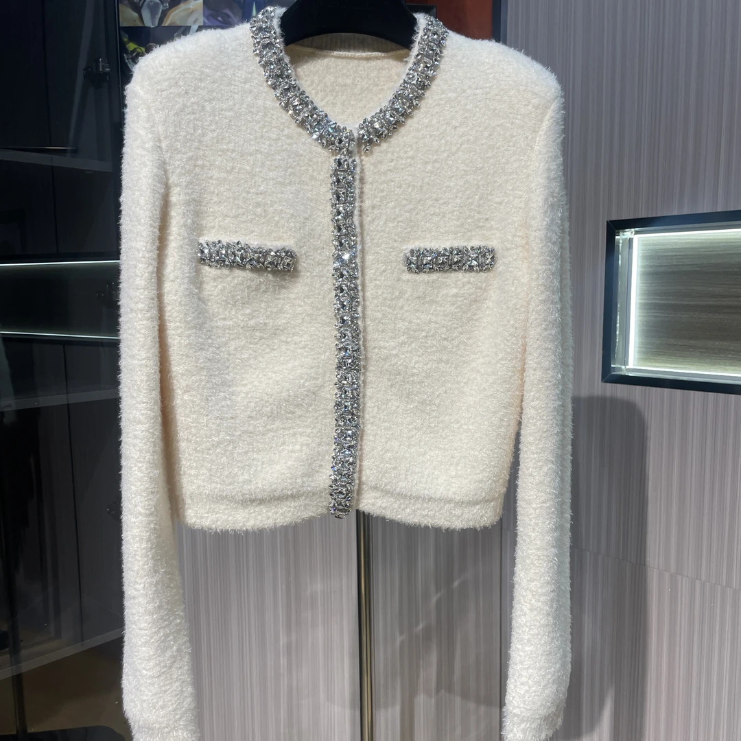 <猪猪出品>红人上新小香风气质长袖白色时尚百搭镶钻针织开衫327