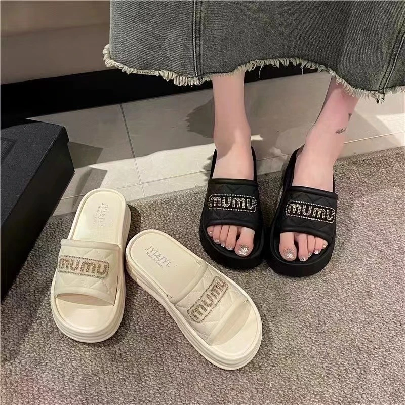 新款厚底女夏外出时尚百搭水钻字母松糕底室内外防滑软底居家女拖