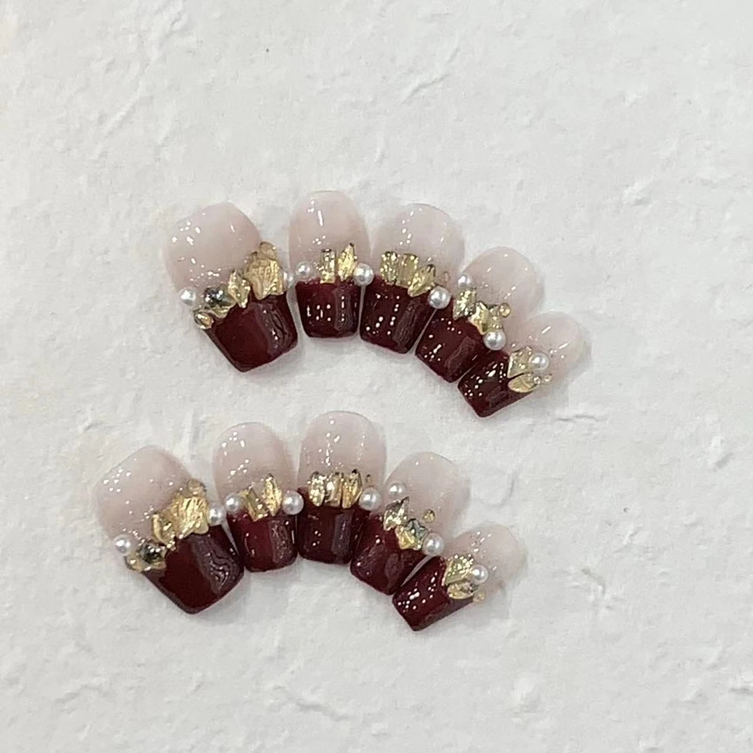红酒热焦糖-新年红酒色法式穿戴甲