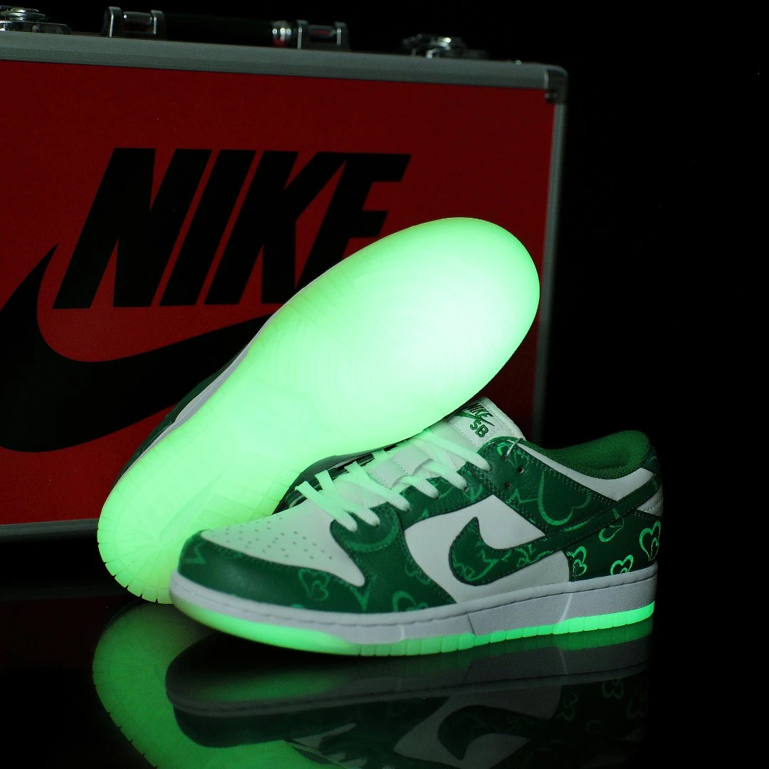 NIKE/耐克万圣节同款夜光绿白小牛皮dunk【定制球鞋】时尚潮情侣款