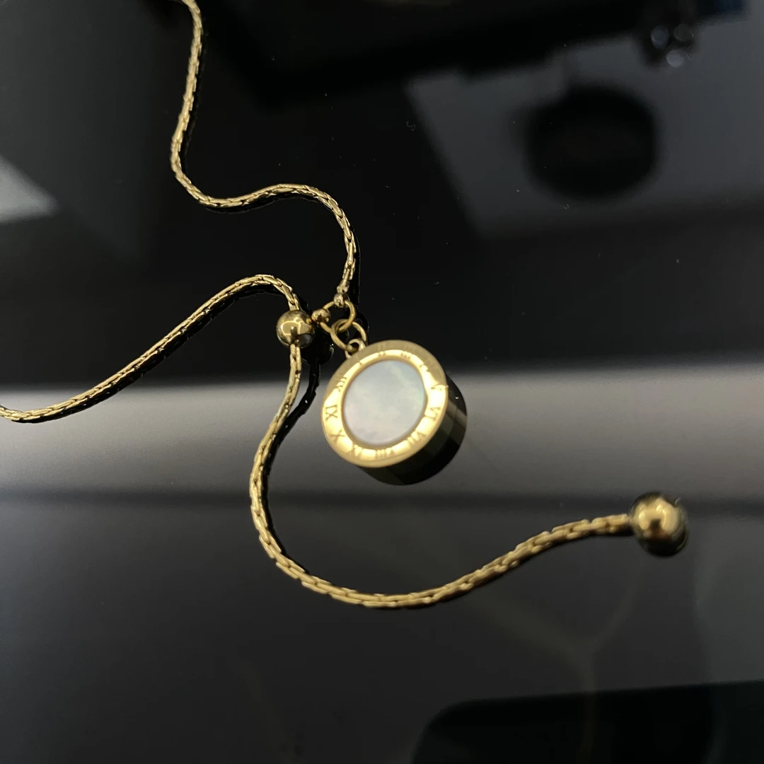 钛钢项链 双面黑白贝贝圆盘罗马气质坠链抽拉项链链YZ035-7