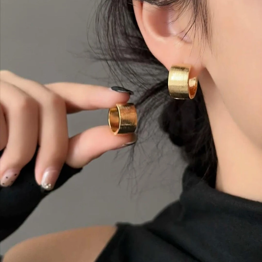 铜合金耳饰 韩版简约复古磨砂拉丝金属个性耳圈冷淡风25年新款