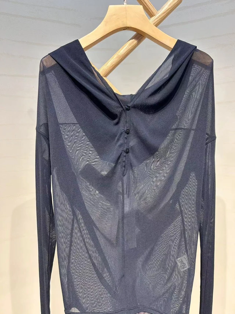 设计师精品连帽薄款上衣VW52SY021