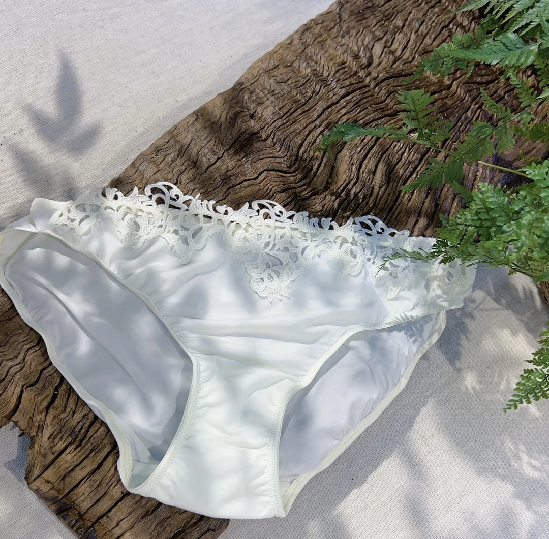 塔罗F1121纯欲精致蕾丝小裤