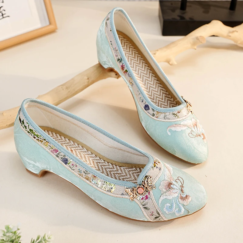 《鸢尾》新款百搭女鞋白色浅口低跟时尚粗跟尖头婚鞋跟单鞋526-147