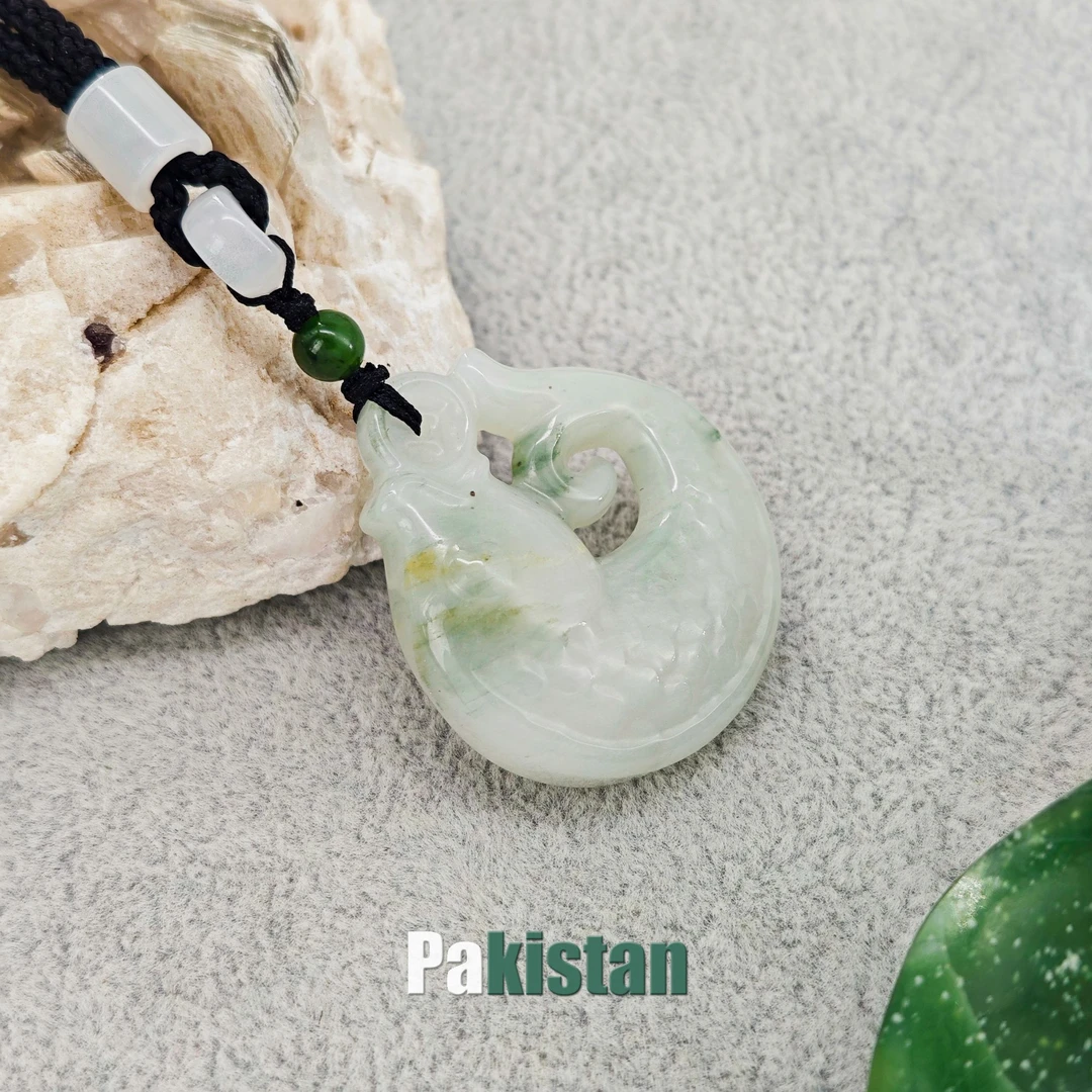 天山翠锦鲤吊坠/NYXF-TSCDZ-9