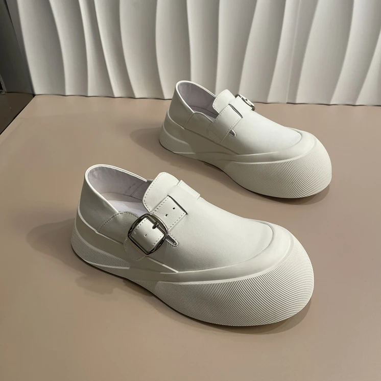 2024时尚小众设计师款百搭休闲小白鞋私服穿搭潮流大头厚底板鞋女