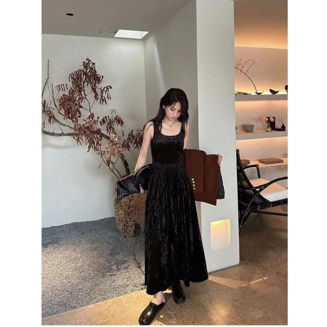 KIKI严选：91220-范希家欧洲南油秋季新款收腰大摆丝绒连衣裙