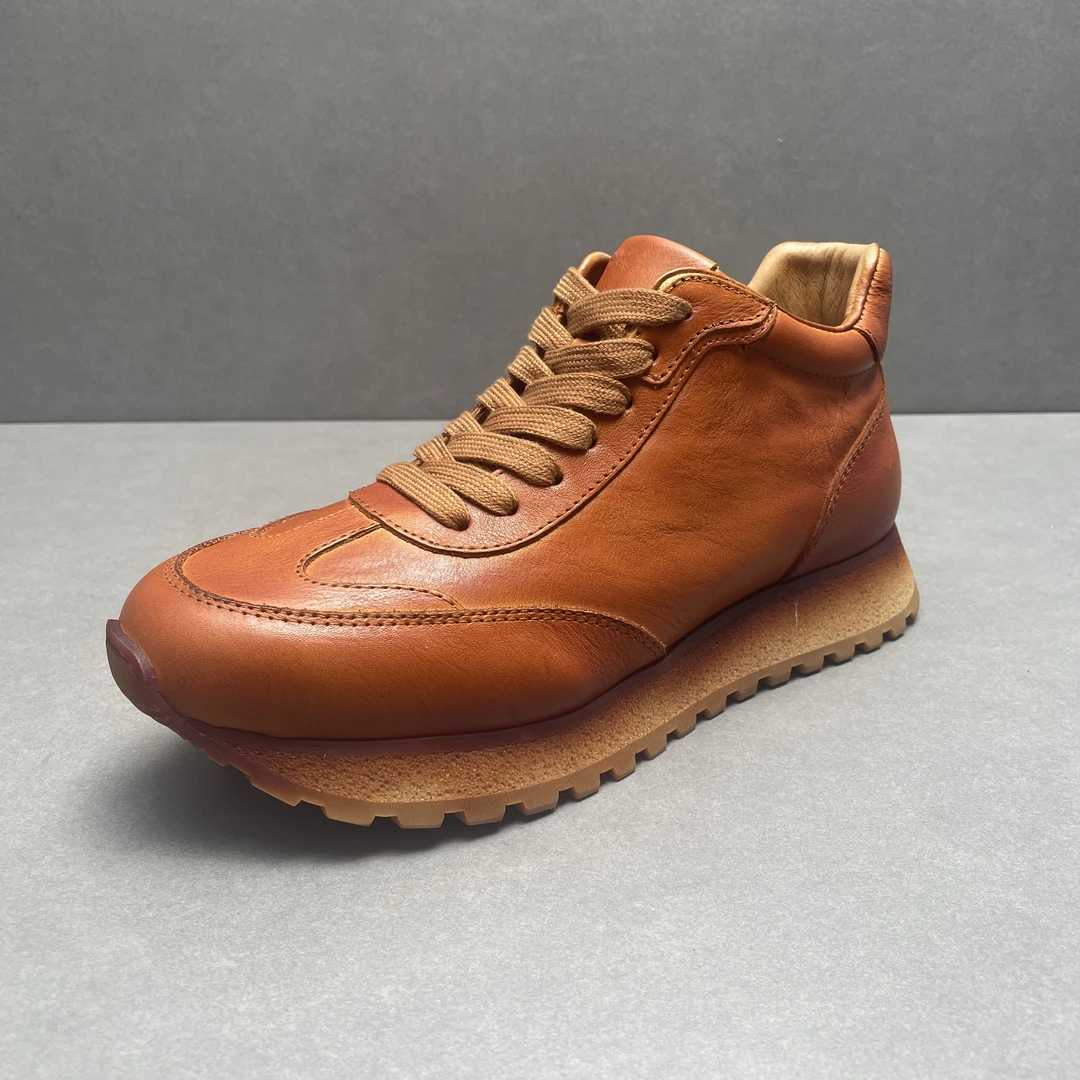 圣梵仕男士时尚百搭商务休闲轻便舒适耐磨防滑真皮复古中帮运动鞋