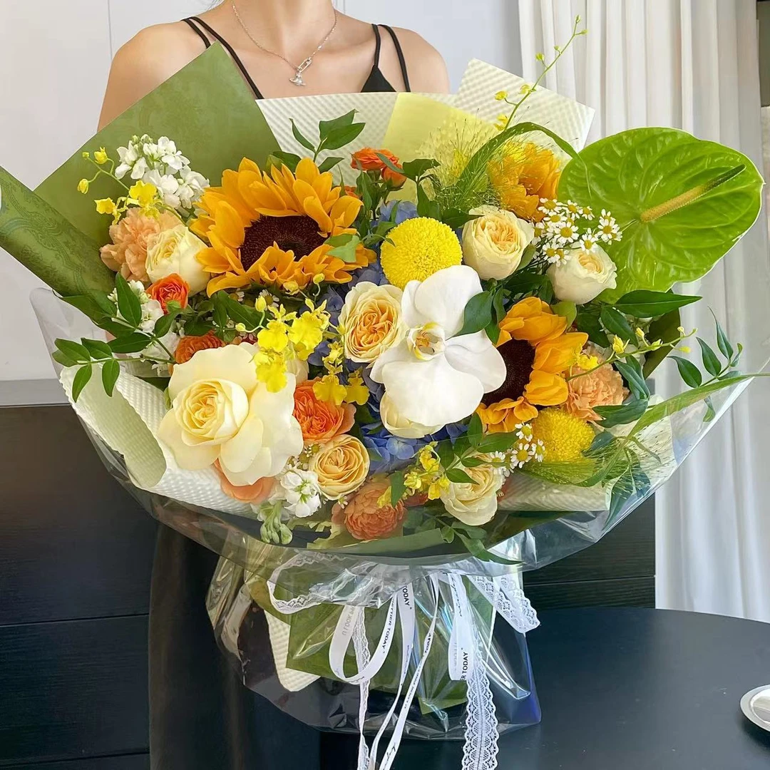 欣花漾】高端花束-绿掌白掌大飞燕蝴蝶兰白玫瑰鲜花花束同同城配送