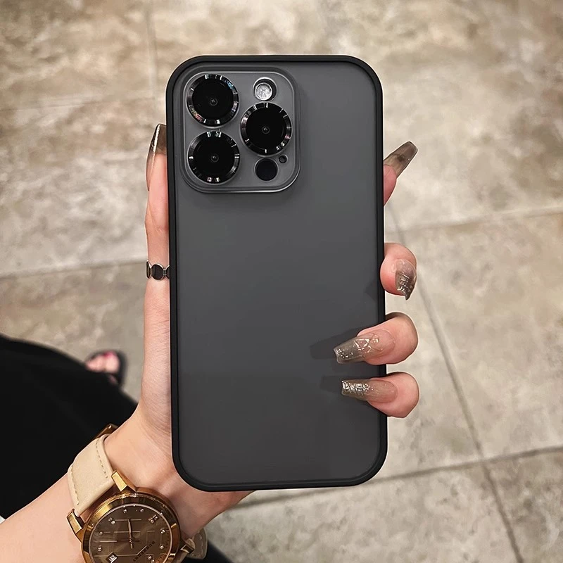 适用iPhone苹果手机壳新款黑色磨砂肤感男士高级感自带镜头膜女款