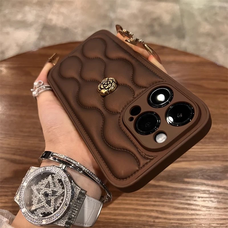 曲线羽绒山茶花适用苹果16pro手机壳新款iphone高级感全包防摔女