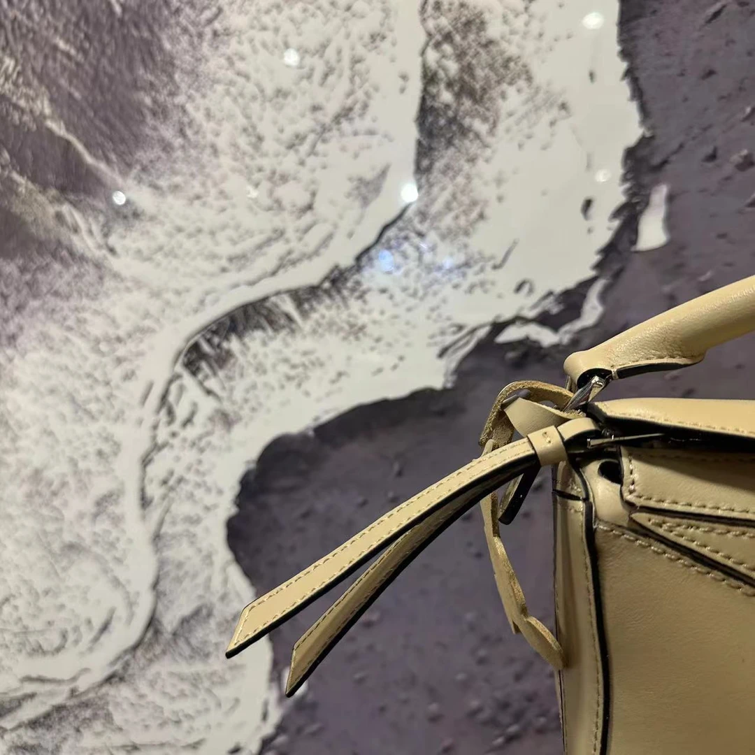 「浪漫月光」mini几何斜跨包