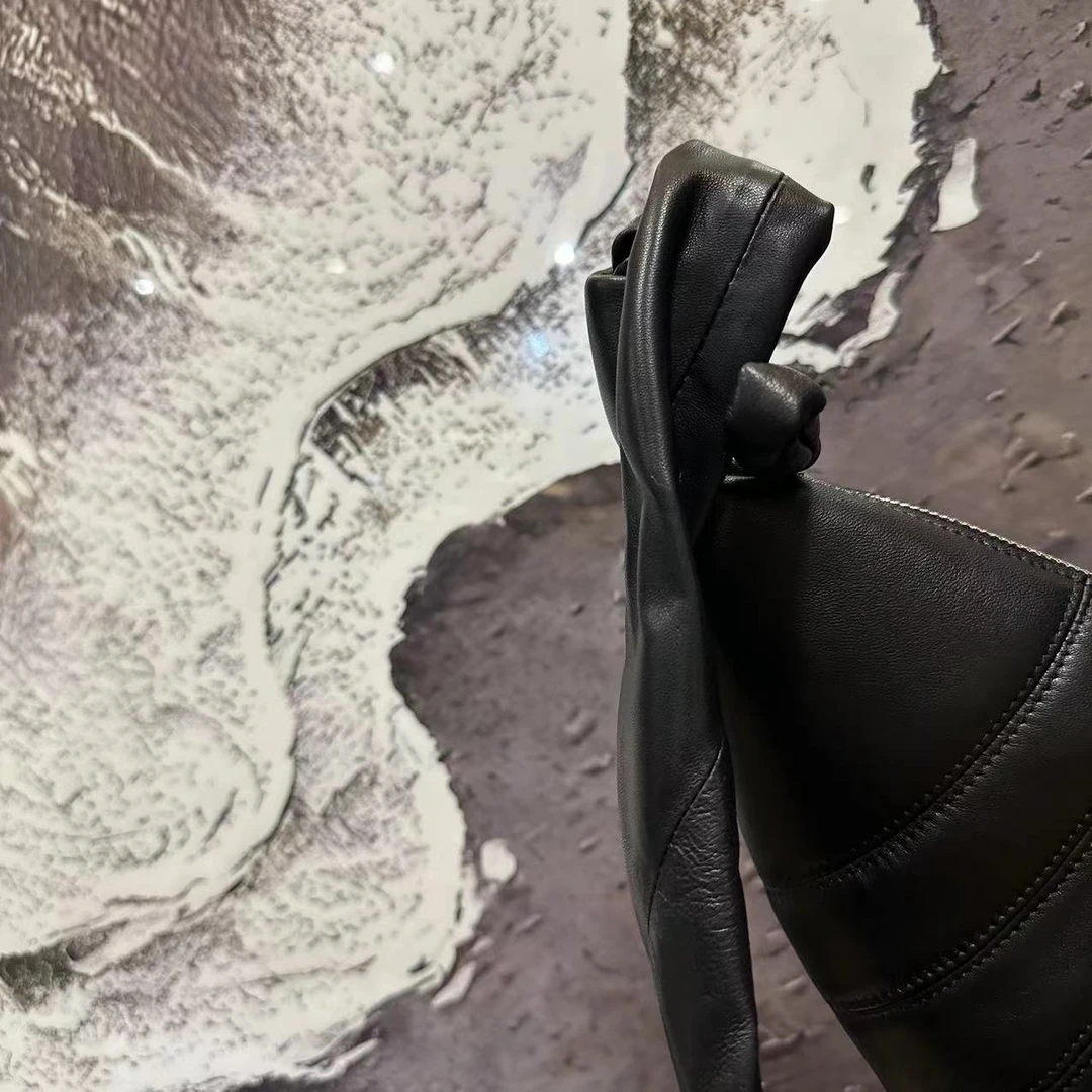 「春眠昔雨」 牛角包