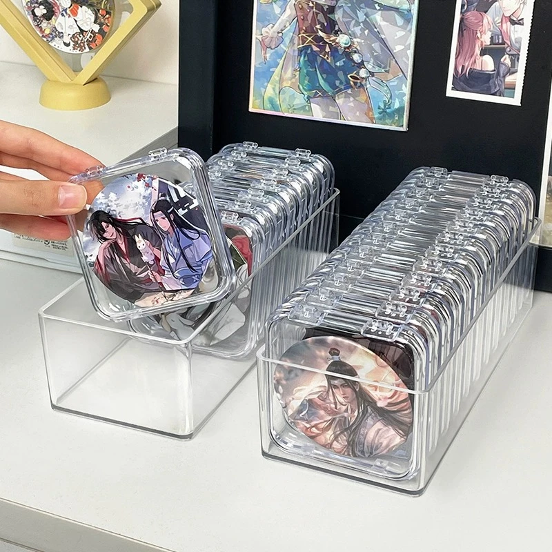 吧唧桌面收纳盒分格透明长方形防尘立牌周边胸针徽章谷子展示架