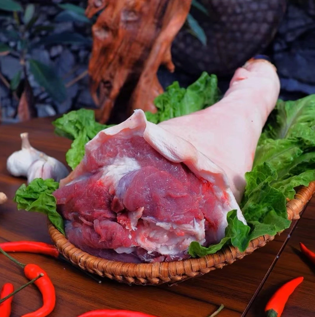 大别山金寨农家熟食喂养黑毛猪肉猪脚