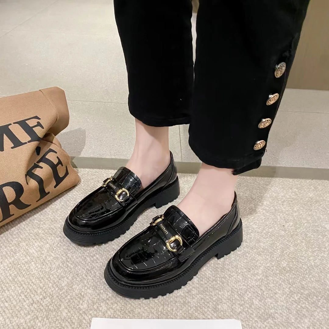 【工厂定制】2025新款爆款休闲时尚百搭软底软面乐福鞋女乐福鞋女