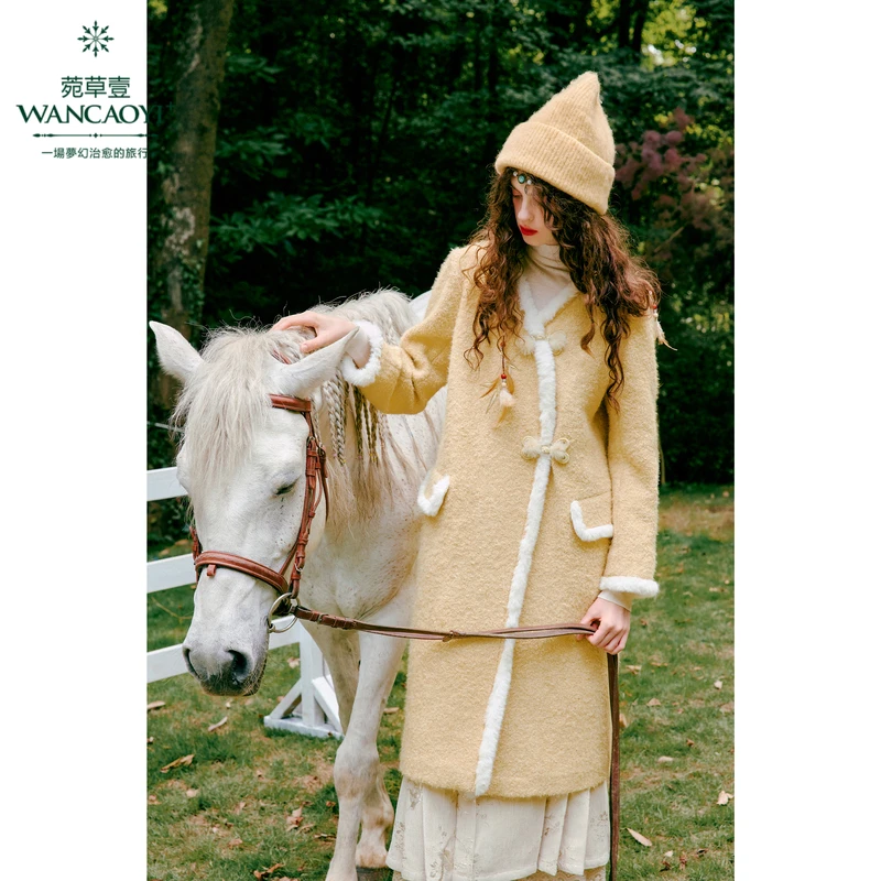 菀壹2025冬季新款复古古风中式毛呢加厚中国风秋冬大衣D03221459