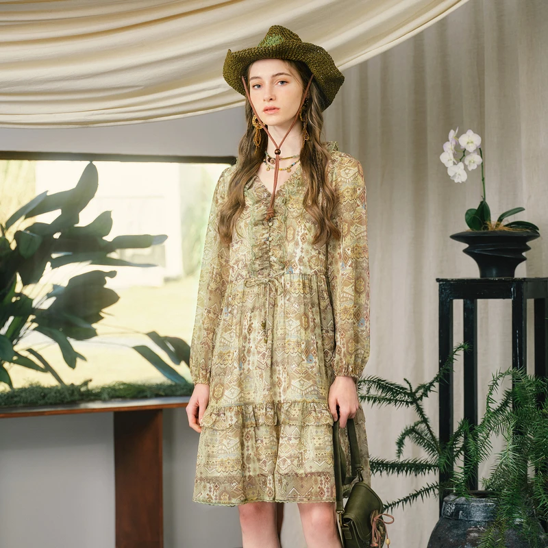 【商场同款】【异域风情】菀草壹秋季碎花短款新款连衣裙Q13511431