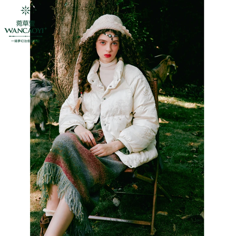 菀壹2025冬季新款小个子短款时尚休闲宽松保暖羽绒服Y06701459