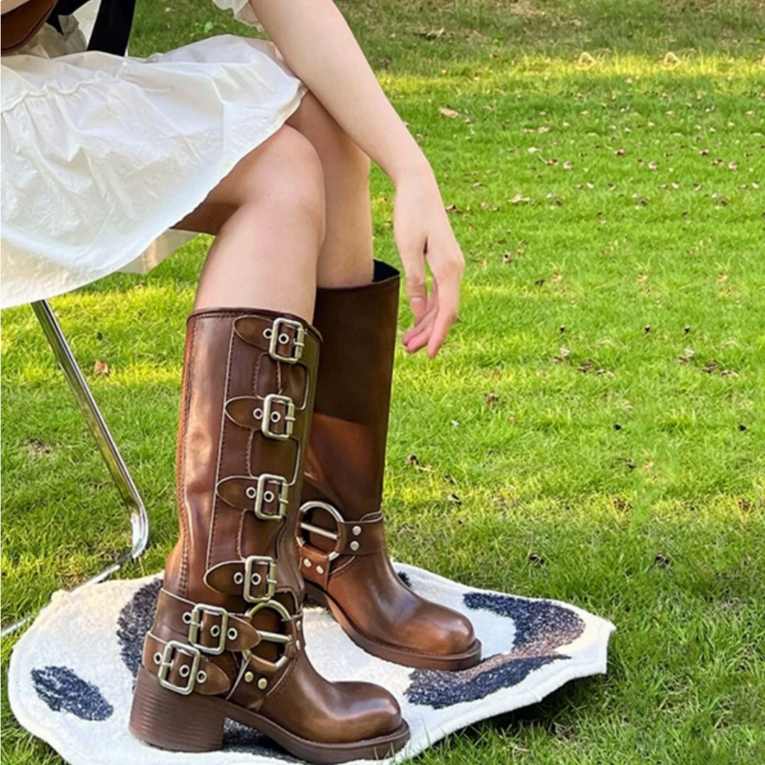 miu家皮带扣粗跟长筒靴女加绒方头套筒机车骑士靴棕色西部牛仔靴