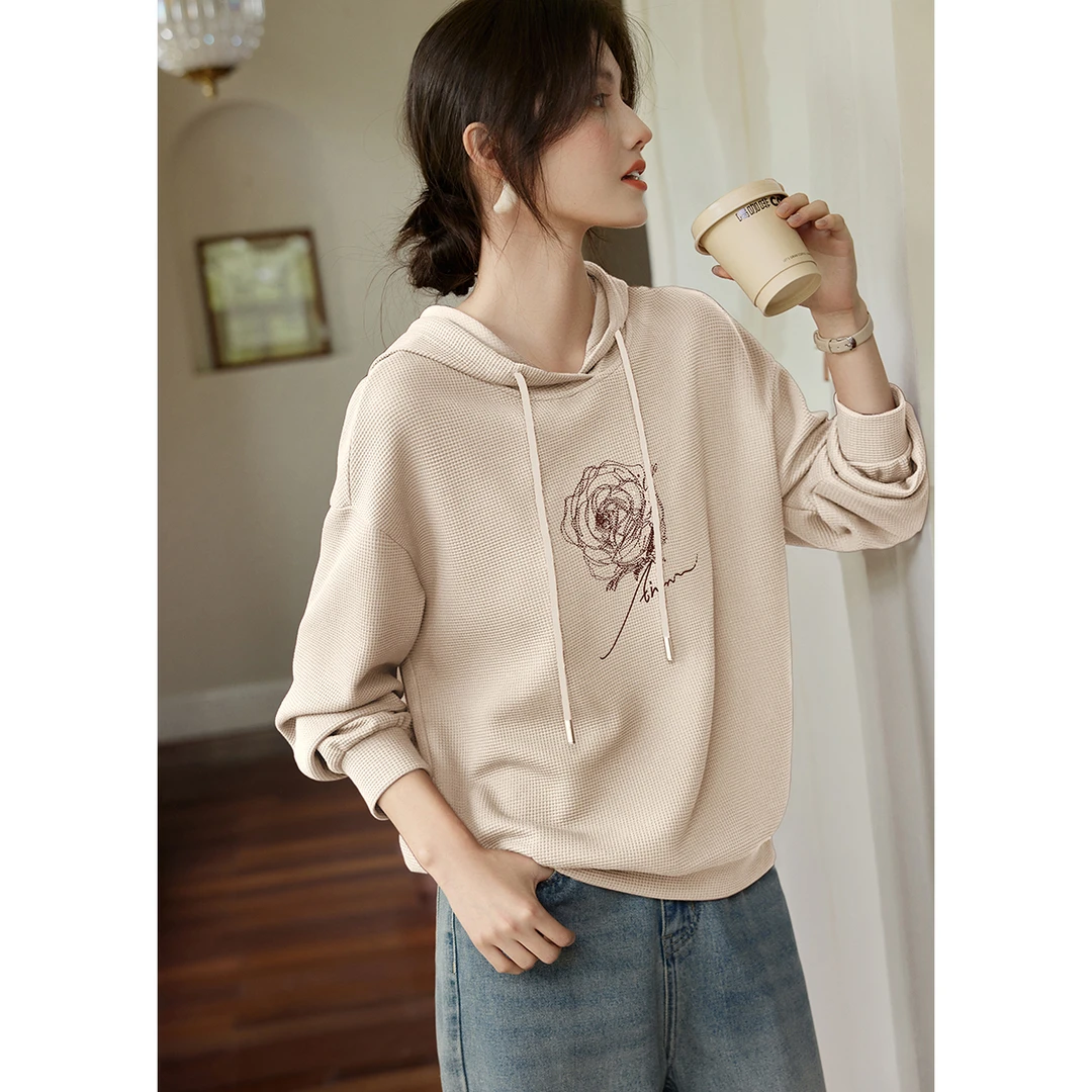 XWI/欣未精致撞色线刺绣休闲连帽卫衣2025秋刺绣线玫瑰花珠片8394