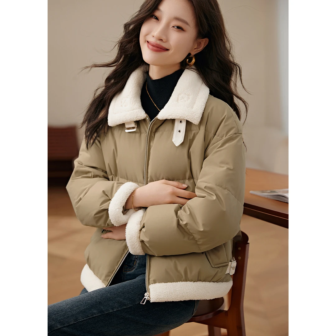 沫晗依美羊羔毛拼接保暖羽绒服2025冬季时尚设计感短款立领女8069