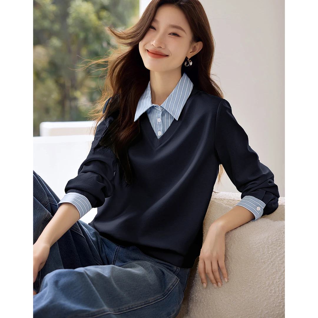 沫晗依美25秋新休闲百搭假两件条纹拼接刺绣套头卫衣0101