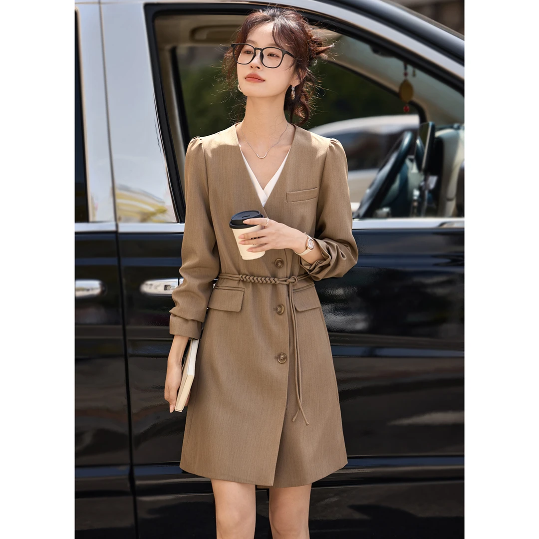 沫晗依美2025拼接V领泡泡袖收腰显瘦气质西装款连衣裙0551