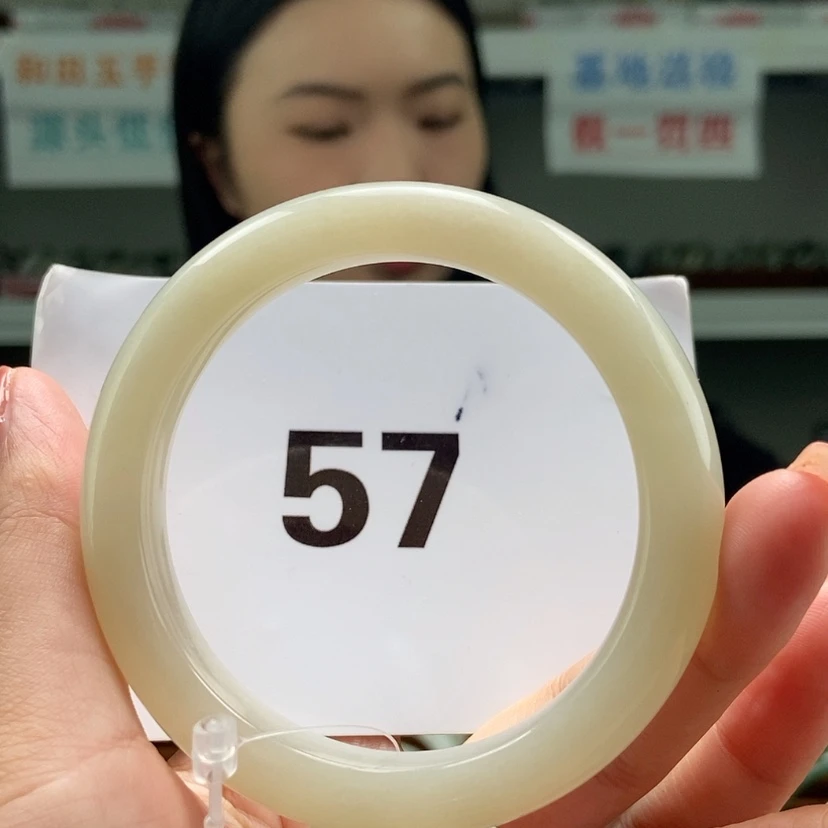 【闪购商品】和田玉手镯足铂镶嵌