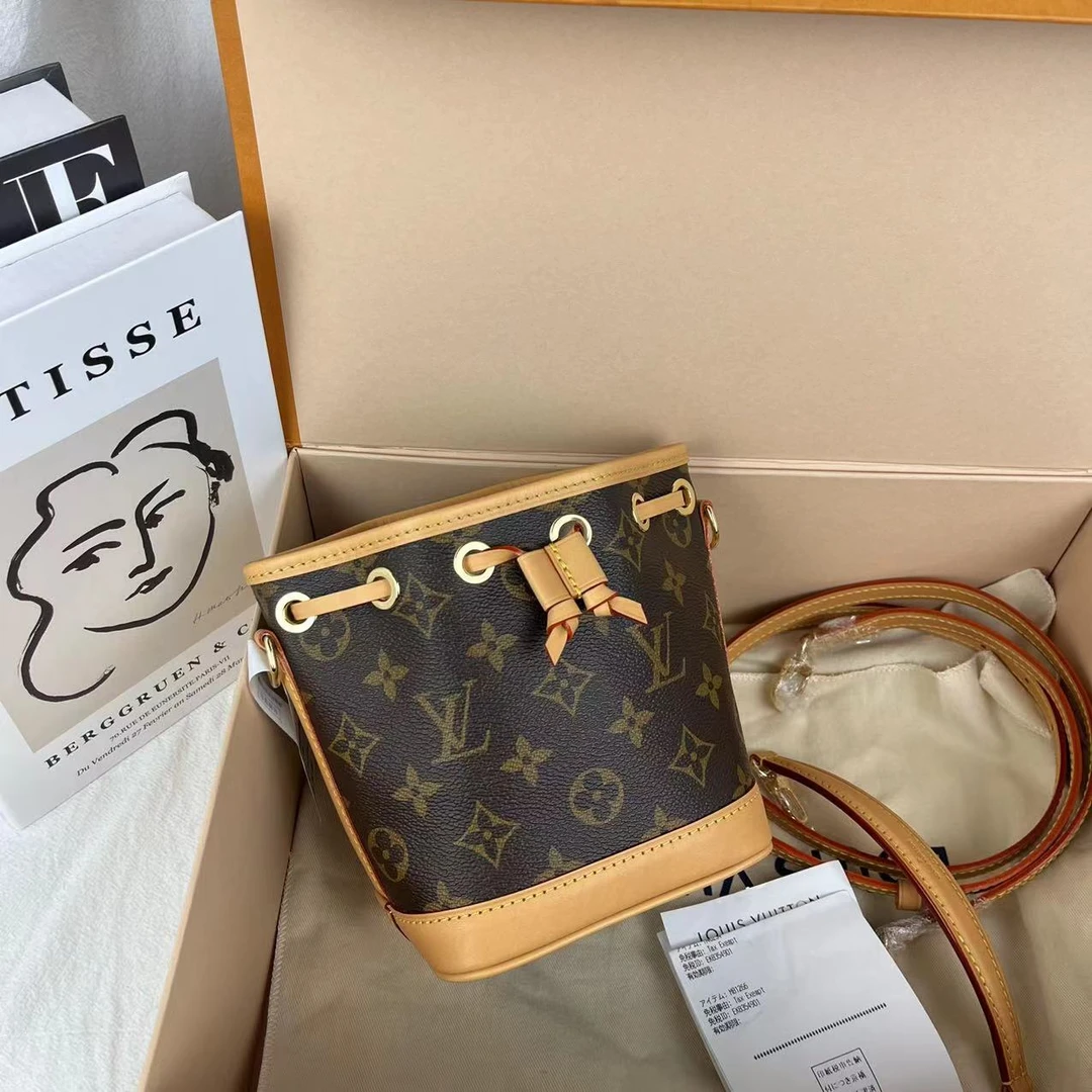 全新未使用 LouisVuitton/路易威登 抽绳水桶nano noe经典老花包