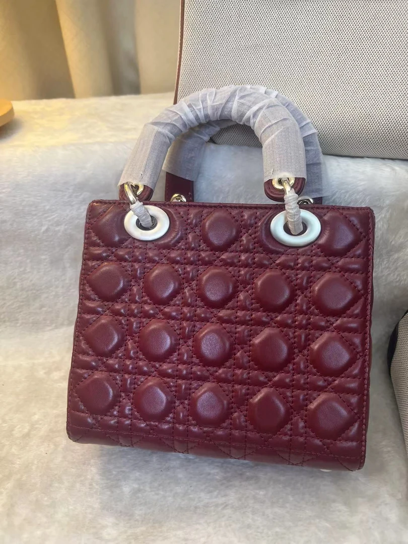 2024新款经典手提【四格】戴纪质感菱格头层小牛皮单肩斜跨真皮包女