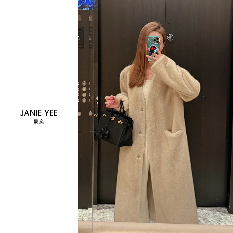 Janie Yee"气场贵妇" 保暖加厚环保长款大衣外套女冬 24A2519
