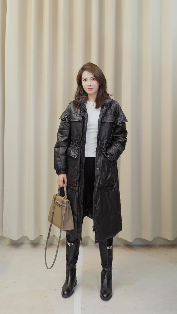 腔调穿搭黑色宽松气质百搭休闲款白鹅绒短款纯色通勤外套2060