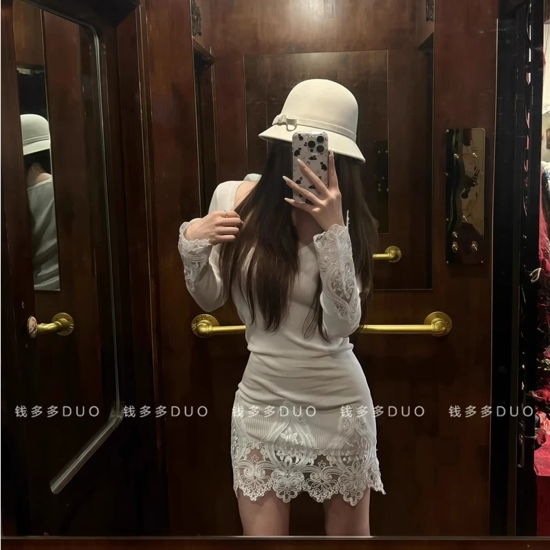 冬天配大衣的裙子纯欲风蕾丝拼接显身材连衣裙小个子修身包臀短裙