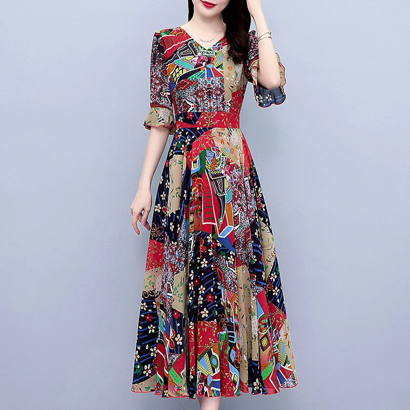 雪纺碎花连衣裙2025夏季新款大码收腰显瘦遮肚长裙度假波西米亚风