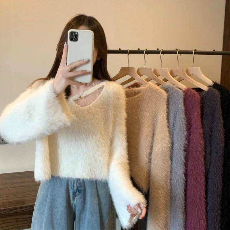 白色秋冬法式奶系温柔上衣仿水貂高级感超好看短款别致毛衣女百搭