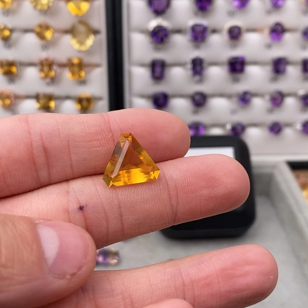 【闪购商品】黄晶纯天然黄水晶7mm假一赔十未镶嵌S***I
