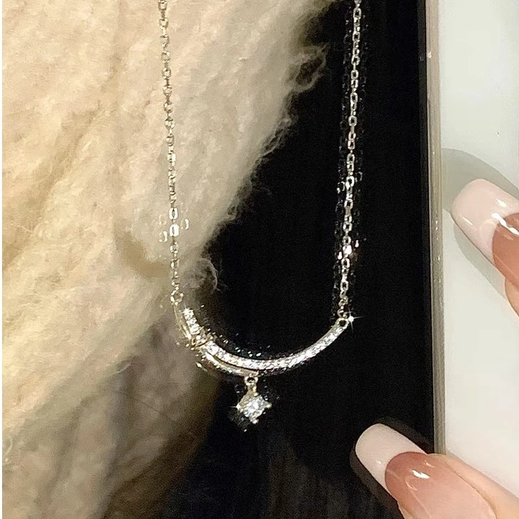 钛钢项链 一笑倾城项链女ins轻奢小众设计微笑扭结锁骨链简约百搭