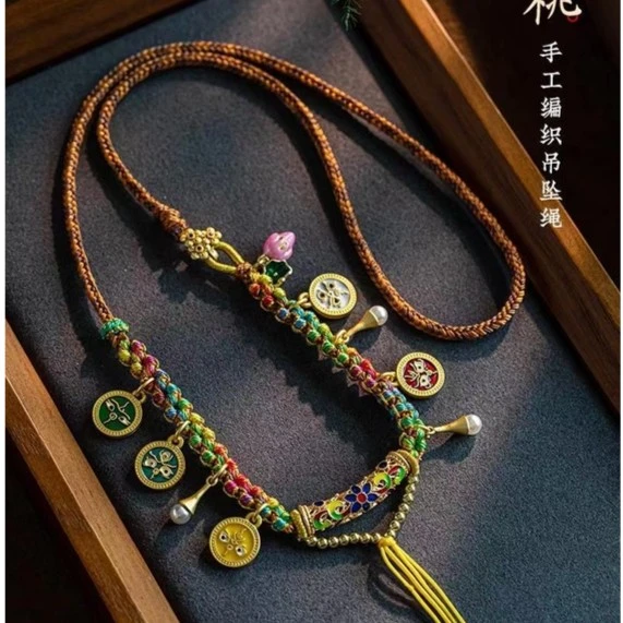 铜合金布艺项链 藏式挂绳纯手工编织时尚气质桃花结五路财神挂绳