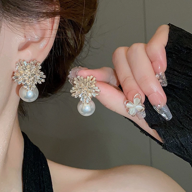 铜合金耳饰 轻奢镶钻花朵耳环法式ins时尚耳坠气质小众高级感耳饰