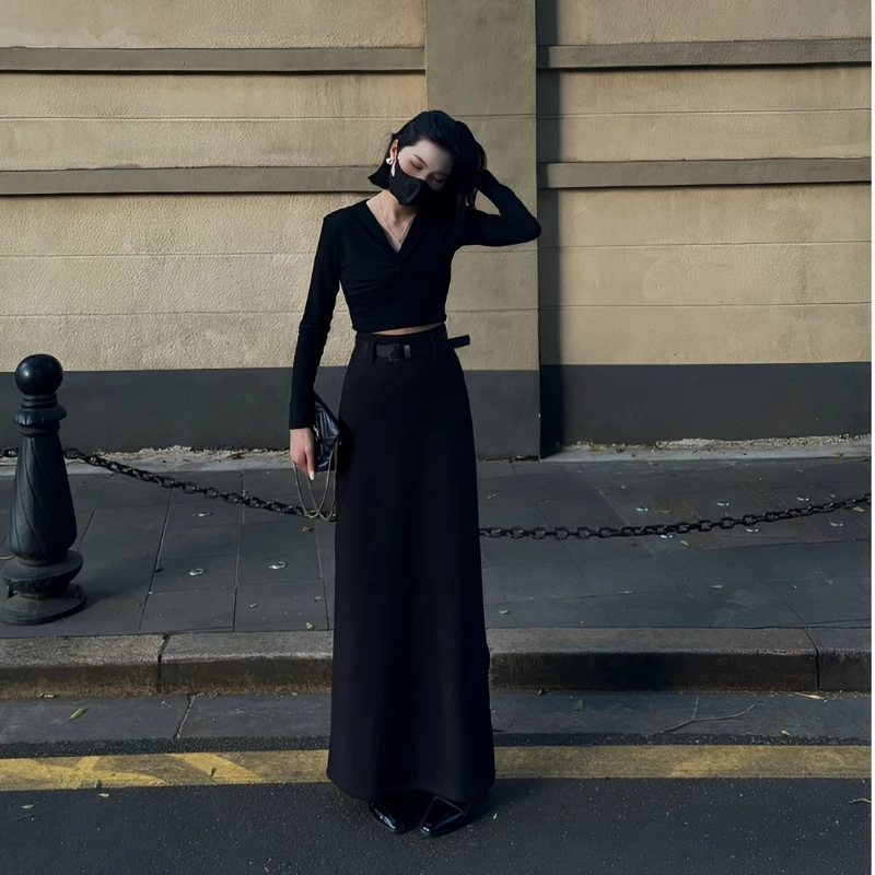 高级感黑色显瘦毛呢半身裙女秋冬季新款高腰修身气质A字开叉长裙