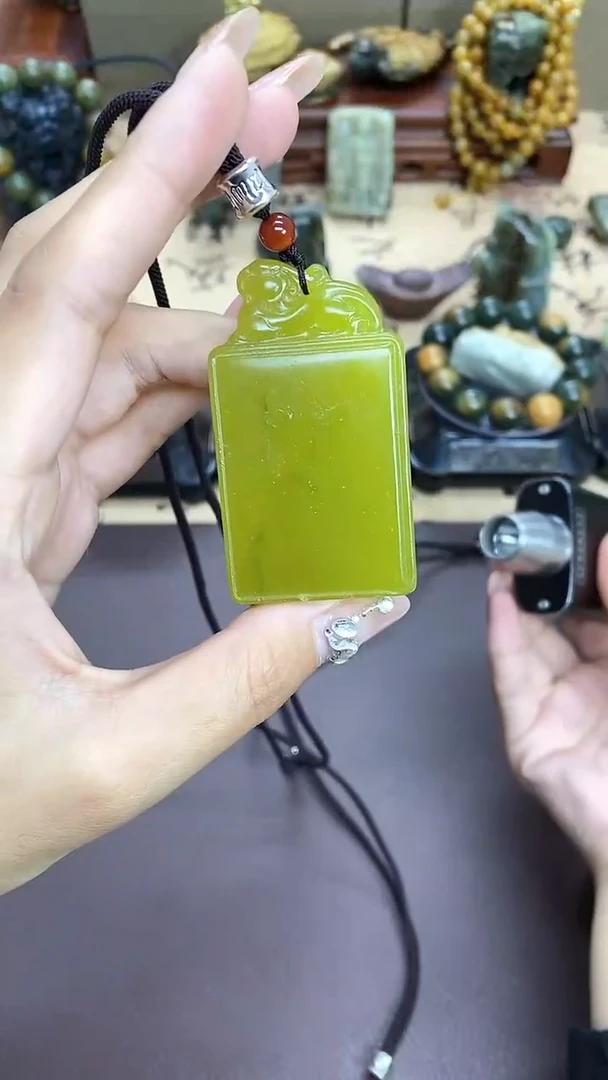 【闪购商品】蛇纹石玉颈饰未镶嵌貔貅吊坠