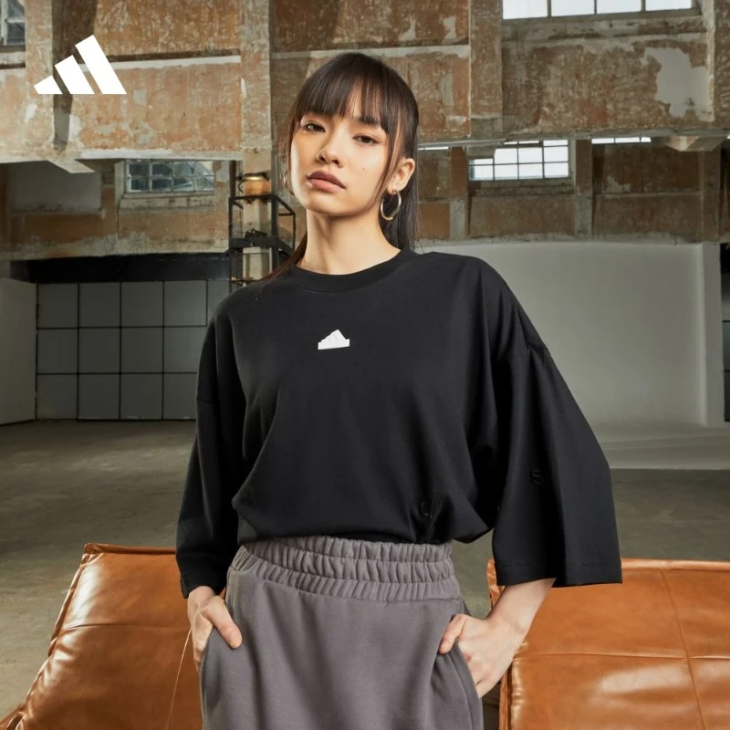 阿迪达斯官方 休闲简约纯棉宽松上衣圆领短袖T恤女 adidas IP2264