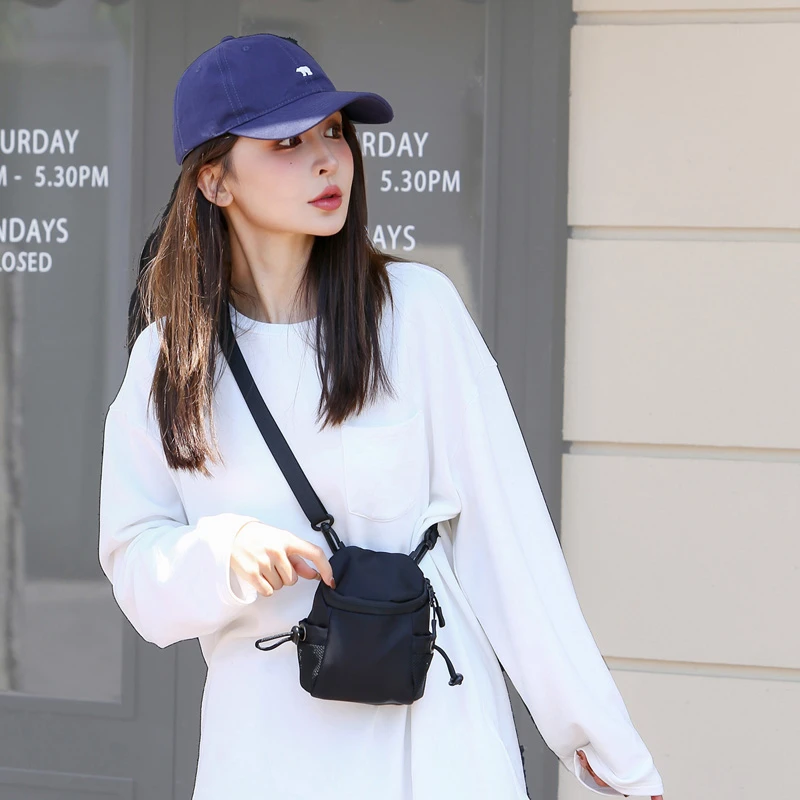 多口袋轻便防水女士休闲迷你小型斜挎小包通勤运动手机包女士小包