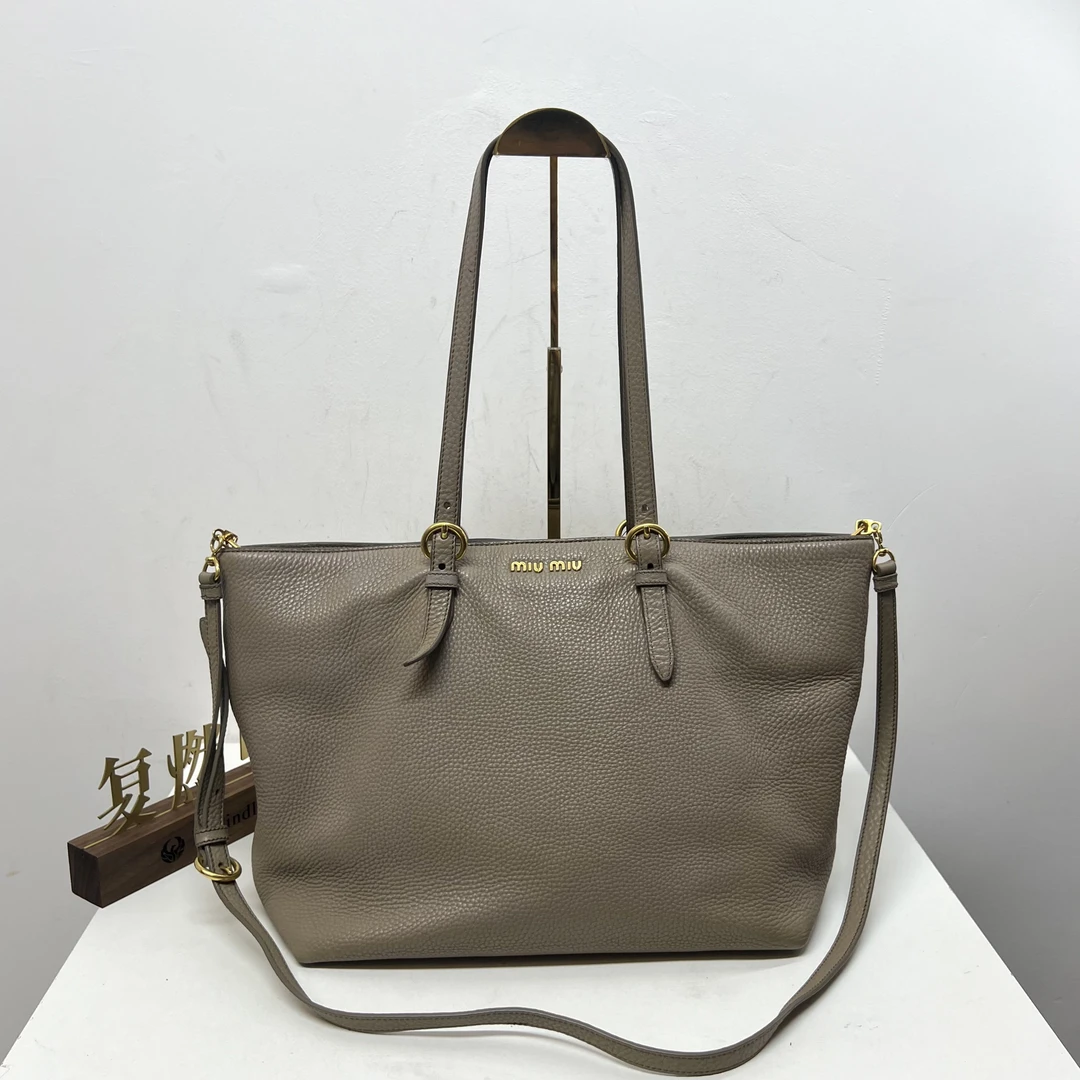 95新 MIU MIU/缪缪 复燃精选/miumiu 灰色全皮款托特包